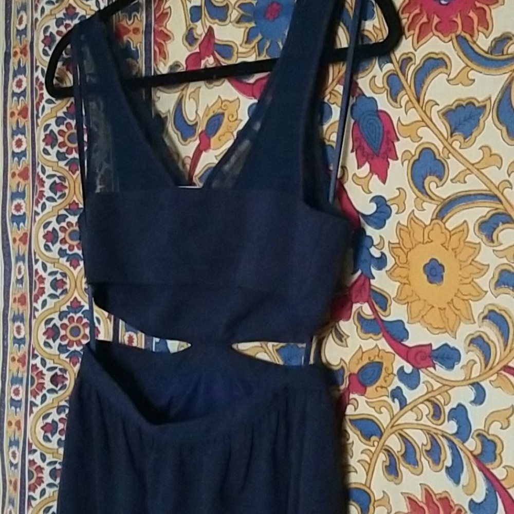 Cut-Out Dress - Picture 5 of 8